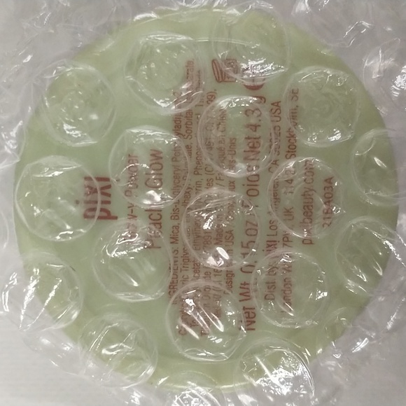 Cosmetic bundle w/Shades by Shan lipstick, Smashbox primer, pixi by Petra powder - Picture 5 of 6